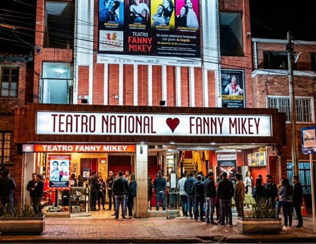 2.-TEATRO-FANY-MICKEY